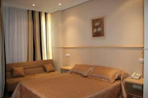 Arturo Soria Centro Hotel Madrid Bagian luar foto