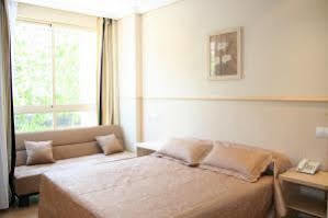 Arturo Soria Centro Hotel Madrid Bagian luar foto